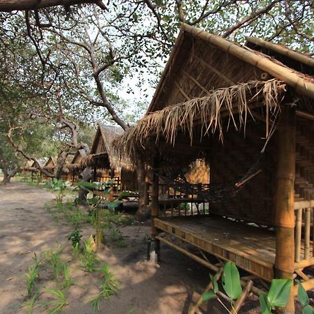 Chalee Tropicana Bungalow Koh Phayam Zimmer foto